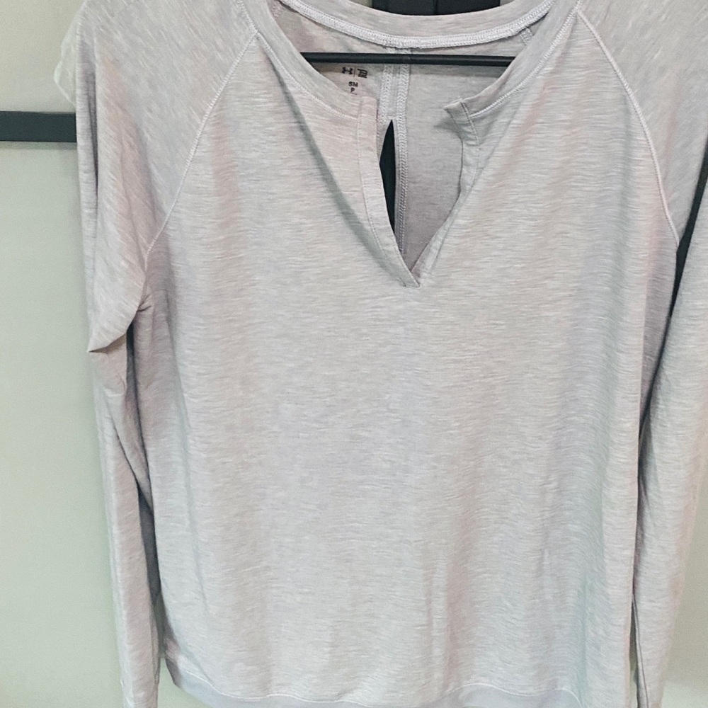 Under Armour Women's Gray Long Sleeve Top